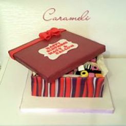 LIQUORICE GIFT BOX CAKE